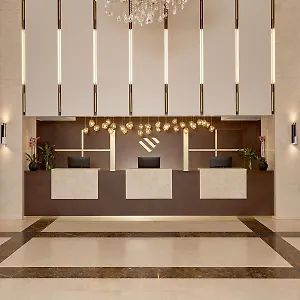 Grand Palace מלון
